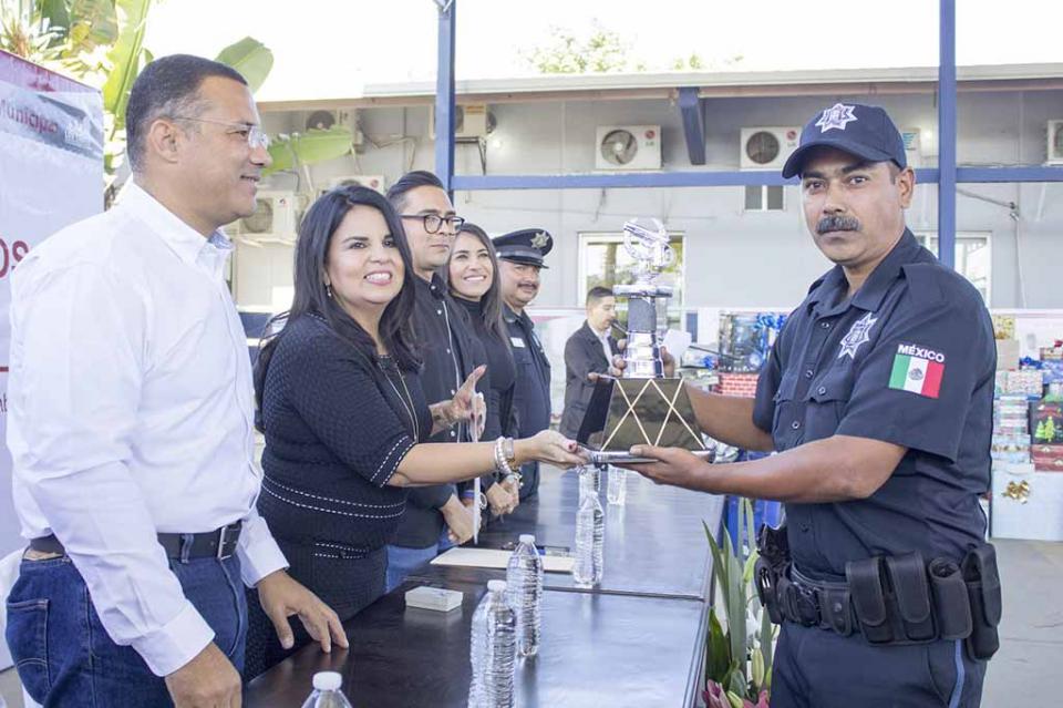 Gobierno Municipal reconoce a los mejores tiradores de Seguridad Pública Gobierno Municipal reconoce a los mejores tiradores de Seguridad Pública