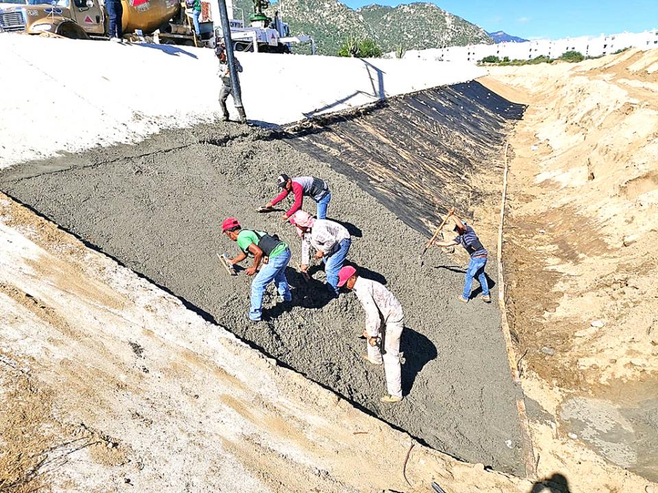 Inicia Conagua obra de protección en el arroyo El Zacatal para evitar colapsen más edificios en Puerto Nuevo Inicia Conagua obra de protección en el arroyo El Zacatal para evitar colapsen más edificios en Puerto Nuevo
