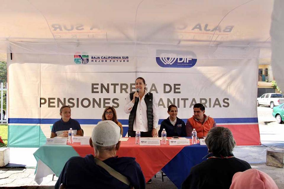 Entregó SEDIF pensiones a personas con discapacidad y adultos mayores Entregó SEDIF pensiones a personas con discapacidad y adultos mayores