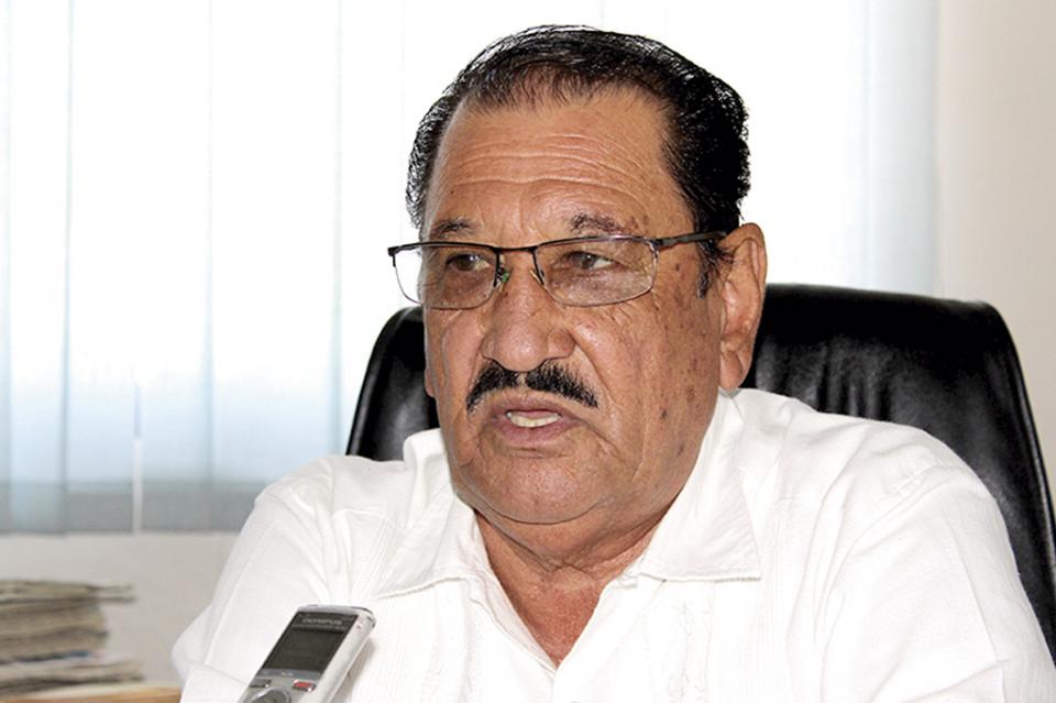 “Ejido de San José del Cabo no puede hacer nada para evitar que pseudolíderes vendan lotes en zona de riesgo e invasión”: Ángel Salvador “Ejido de San José del Cabo no puede hacer nada para evitar que pseudolíderes vendan lotes en zona de riesgo e invasión”: Ángel Salvador