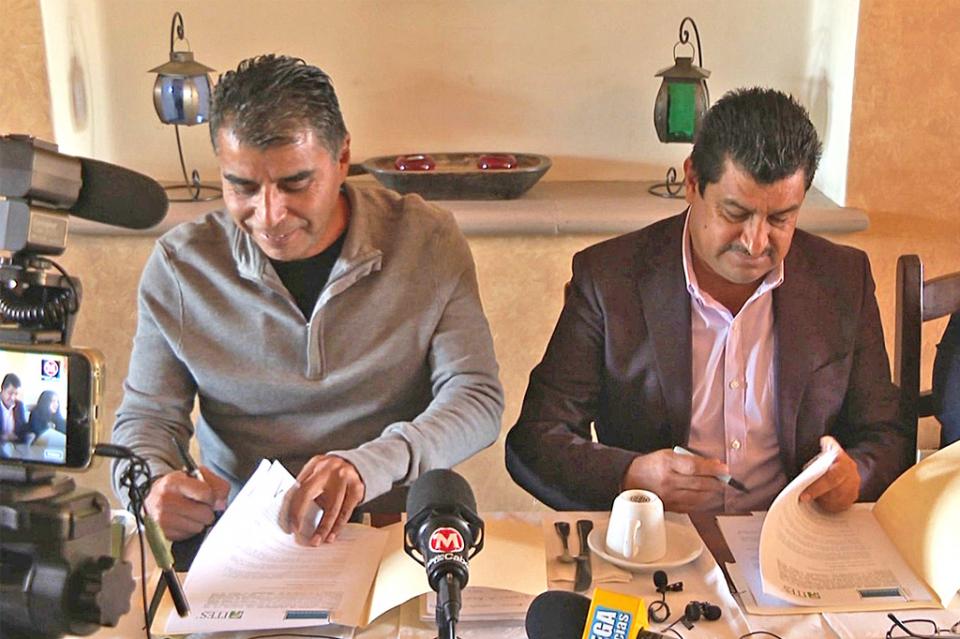 Signan convenio de colaboración Colegio de Arquitectos Los Cabos e ITES en pro de proyectos ejecutivos Signan convenio de colaboración Colegio de Arquitectos Los Cabos e ITES en pro de proyectos ejecutivos