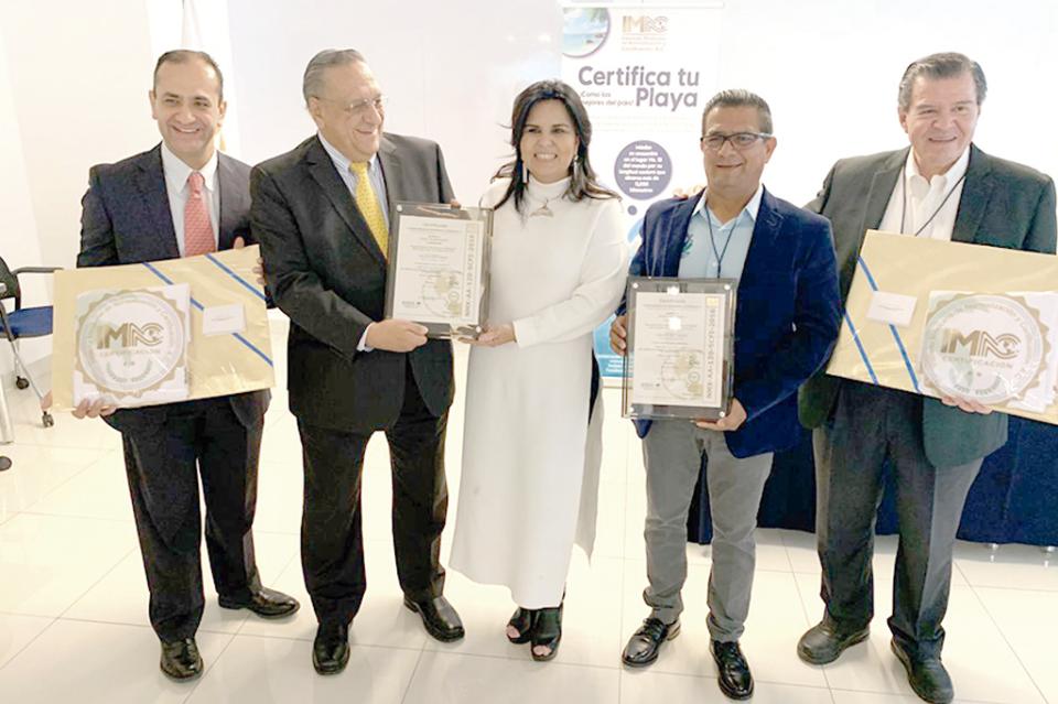 Reciben certificación “Bandera Blanca” para las playas Las Viudas y Acapulquito Reciben certificación “Bandera Blanca” para las playas Las Viudas y Acapulquito