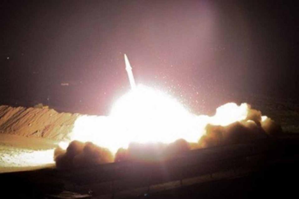 Misiles impactan contra base de EUA en Irak Misiles impactan contra base de EUA en Irak