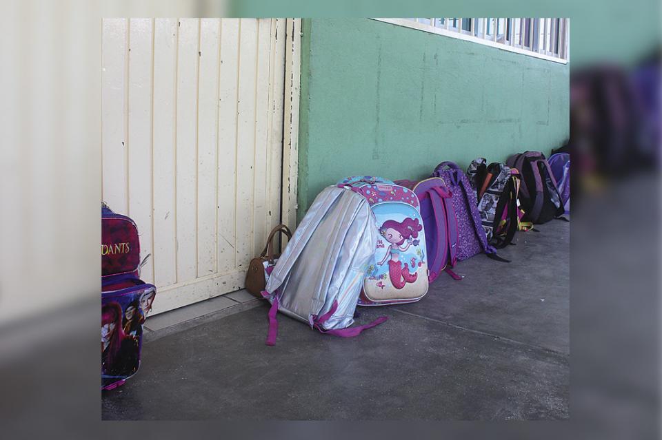 Desde el hogar se debe revisar la mochila Desde el hogar se debe revisar la mochila