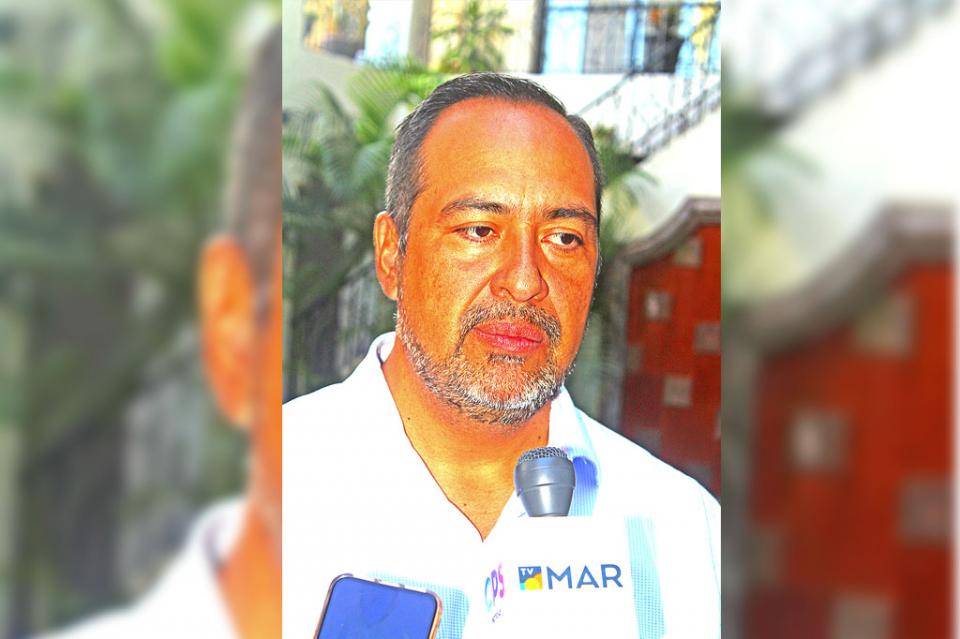 Llamará regidor a comparecer al director de Desarrollo Urbano por autorizar licencia para construcción de caseta en playa Palmilla Llamará regidor a comparecer al director de Desarrollo Urbano por autorizar licencia para construcción de caseta en playa Palmilla