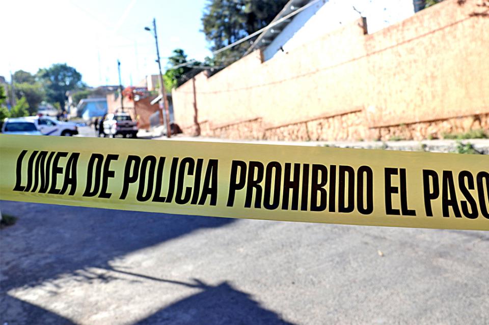 Fallece motociclista al impactar contra un vehículo estacionado Fallece motociclista al impactar contra un vehículo estacionado