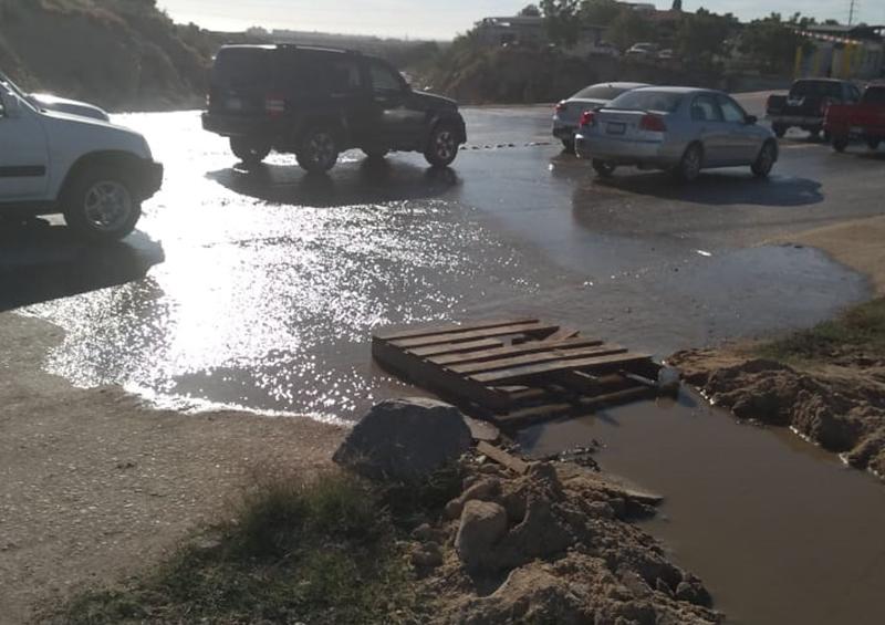 Sin título-12021 Denuncian vecinos de Lagunitas recurrente derrame de aguas negras en avenida Leona Vicario