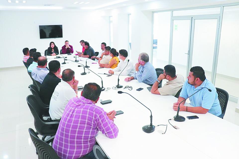 Realizan Ayuntamiento y transportistas campaña para mejorar servicio a usuarios Realizan Ayuntamiento y transportistas campaña para mejorar servicio a usuarios