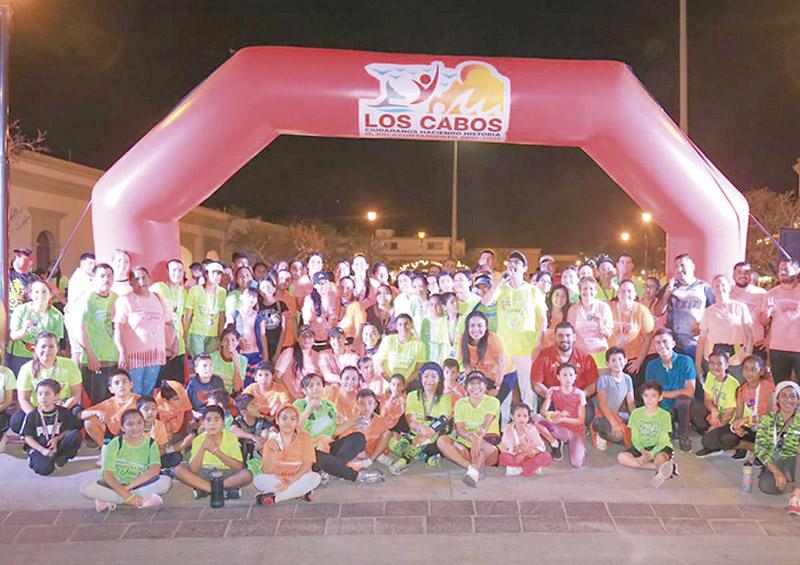 Más de 400 participantes en la exitosa Carrera Neón: Perla Lizeth Más de 400 participantes en la exitosa Carrera Neón: Perla Lizeth
