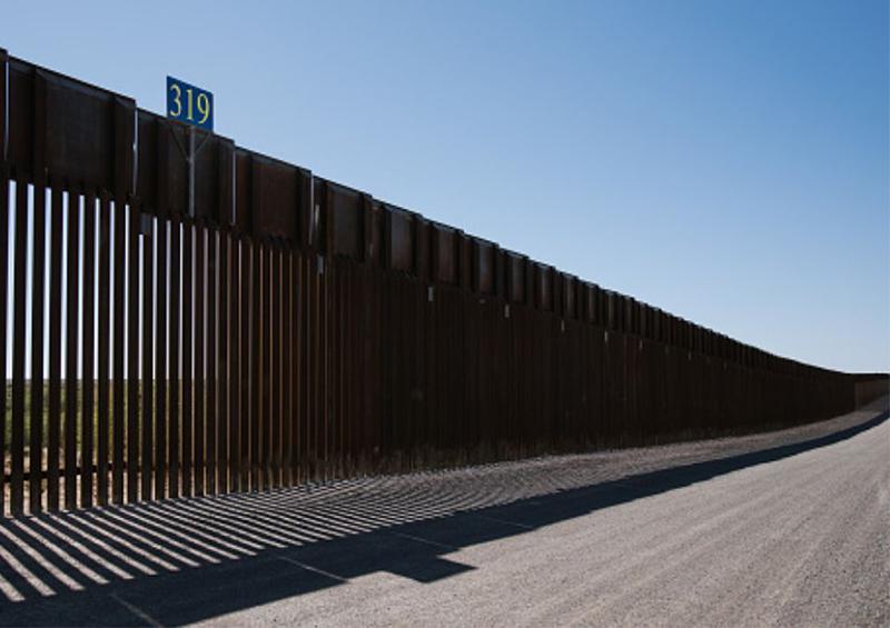 cxx Impiden a Trump usar fondos militares para construir muro fronterizo