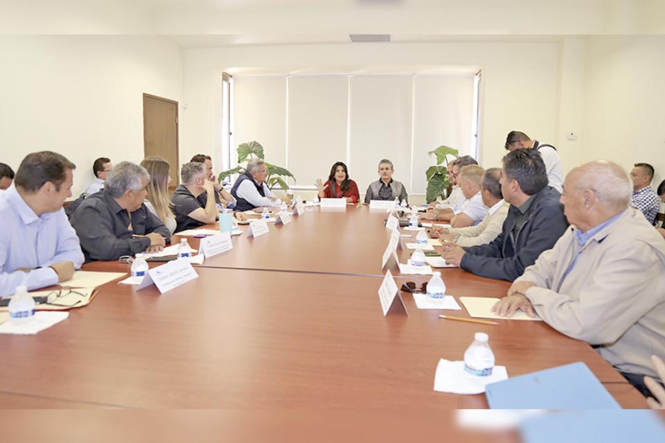 Compromiso de llevar agua potable a toda la población de la mano de la IP: Alcaldesa Compromiso de llevar agua potable a toda la población de la mano de la IP: Alcaldesa