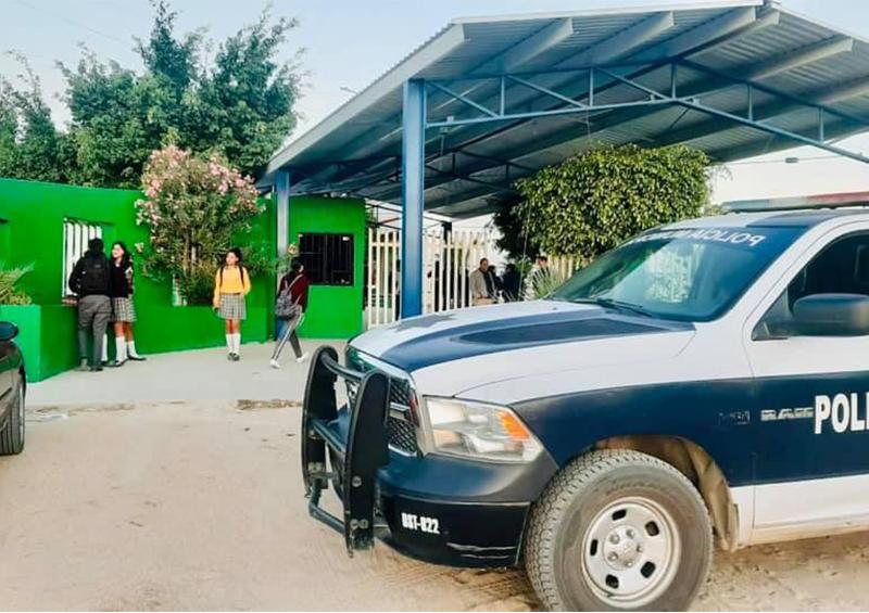 njkjhbh Policía Municipal refuerza los recorridos de vigilancia en escuelas de Los Cabos.