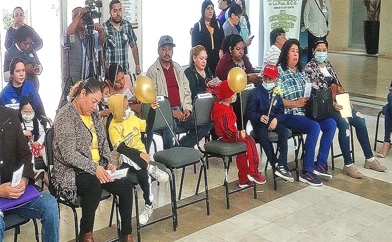 Pese a polémica en tema de salud, pacientes de oncología se dicen satisfechos con servicio que han recibido Pese a polémica en tema de salud, pacientes de oncología se dicen satisfechos con servicio que han recibido