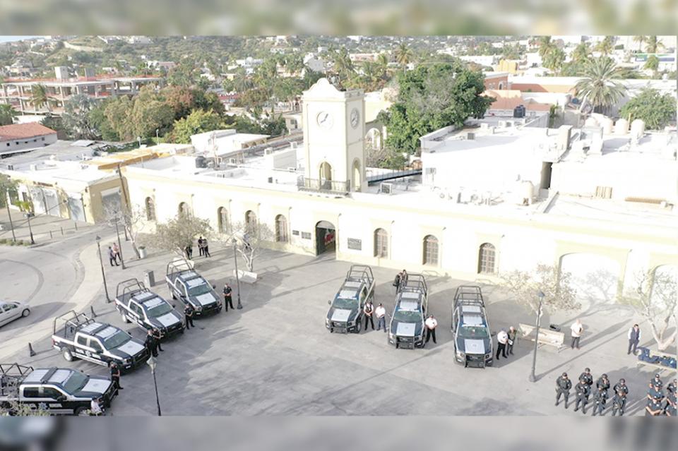 Entregan 11 vehículos a SPTM de Los Cabos Entregan 11 vehículos a SPTM de Los Cabos