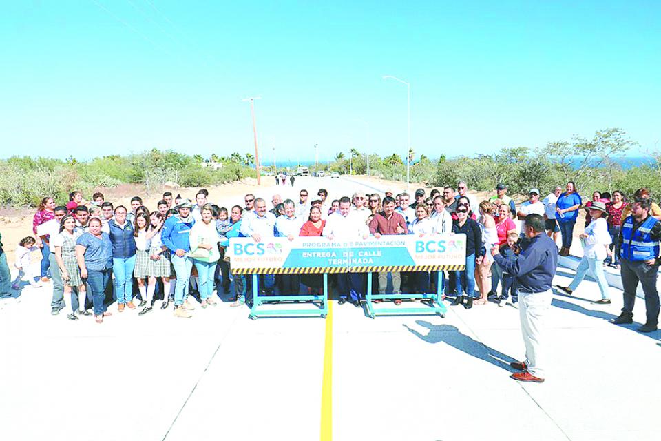 Entrega Gobernador pavimentación de la calle Antonio Verdugo en Los Barriles Entrega Gobernador pavimentación de la calle Antonio Verdugo en Los Barriles