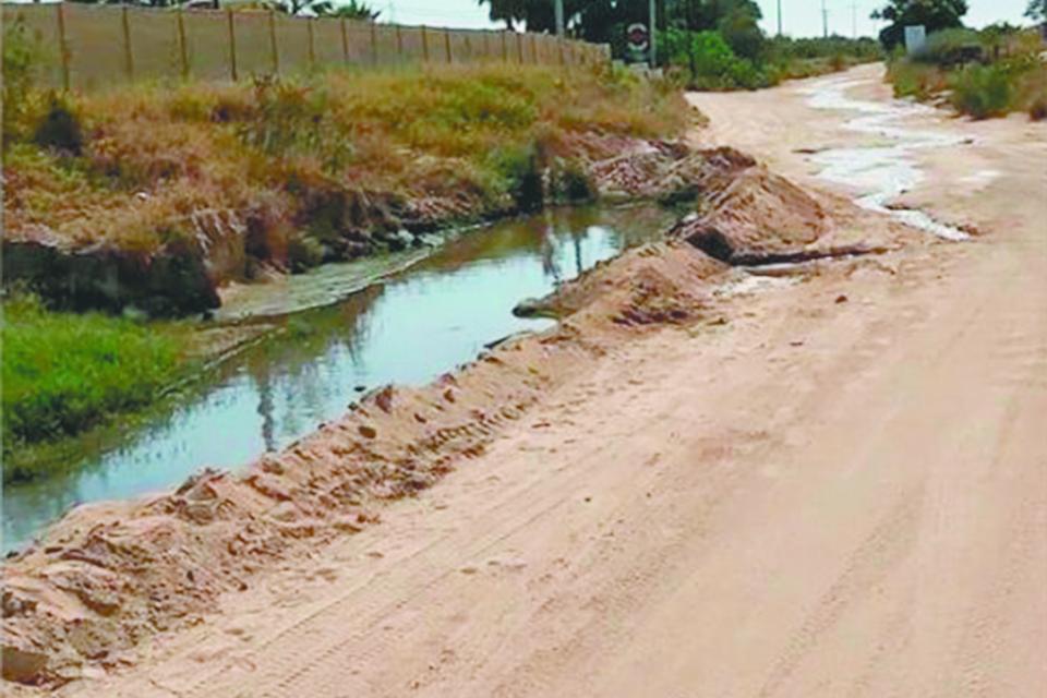 Siguen los problemas de contaminación por una gran fuga de aguas negras en El Pescadero Siguen los problemas de contaminación por una gran fuga de aguas negras en El Pescadero