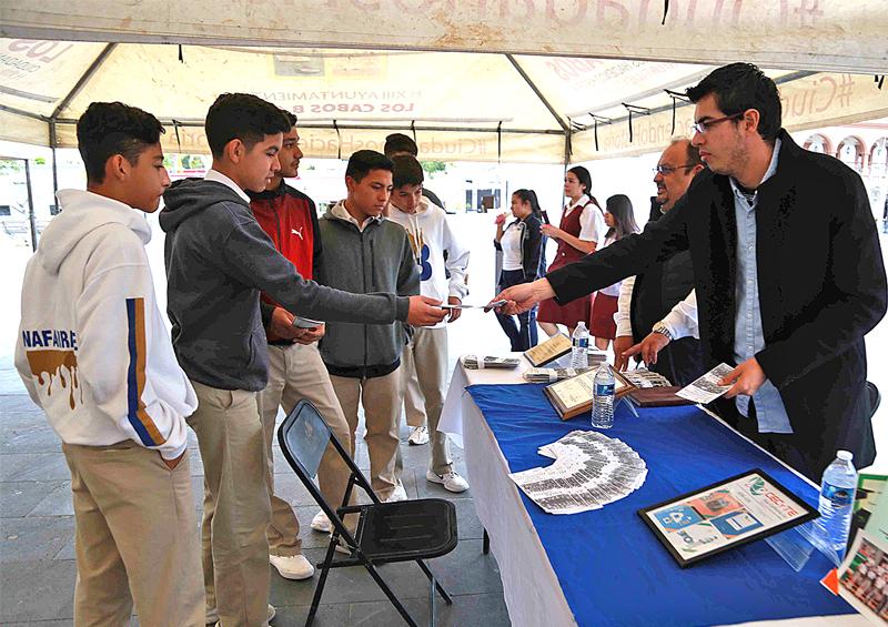 Participan estudiantes en primera Feria Educativa Nivel Medio Superior Participan estudiantes en primera Feria Educativa Nivel Medio Superior