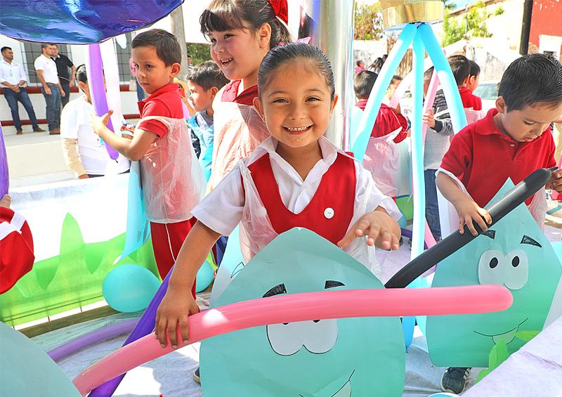Realizan desfile alegórico con lema “Agua y Cambio Climático” en Miraflores Realizan desfile alegórico con lema “Agua y Cambio Climático” en Miraflores