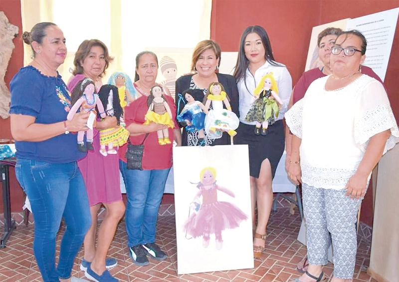 Inauguran en Santiago la “Expo Galería Mujeres Emprendedoras” Inauguran en Santiago la “Expo Galería Mujeres Emprendedoras”