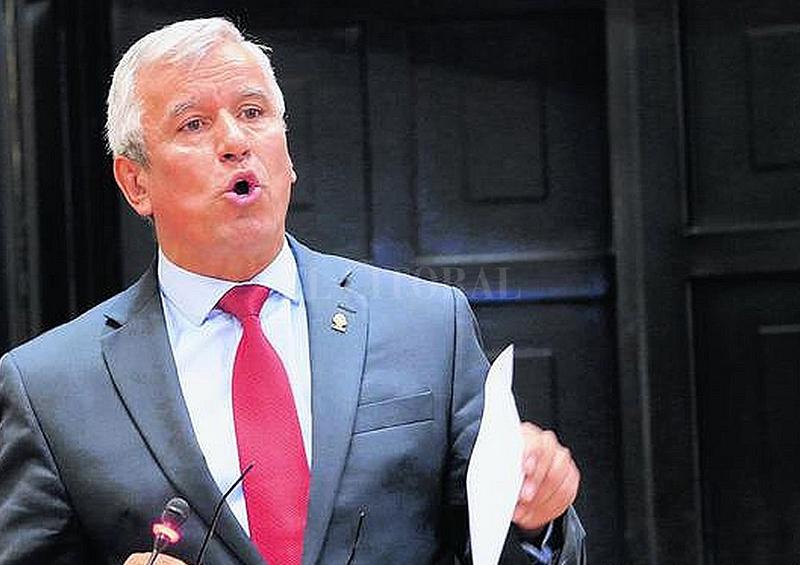ffgdg Renuncia primer ministro de Costa Rica por investigación en su contra
