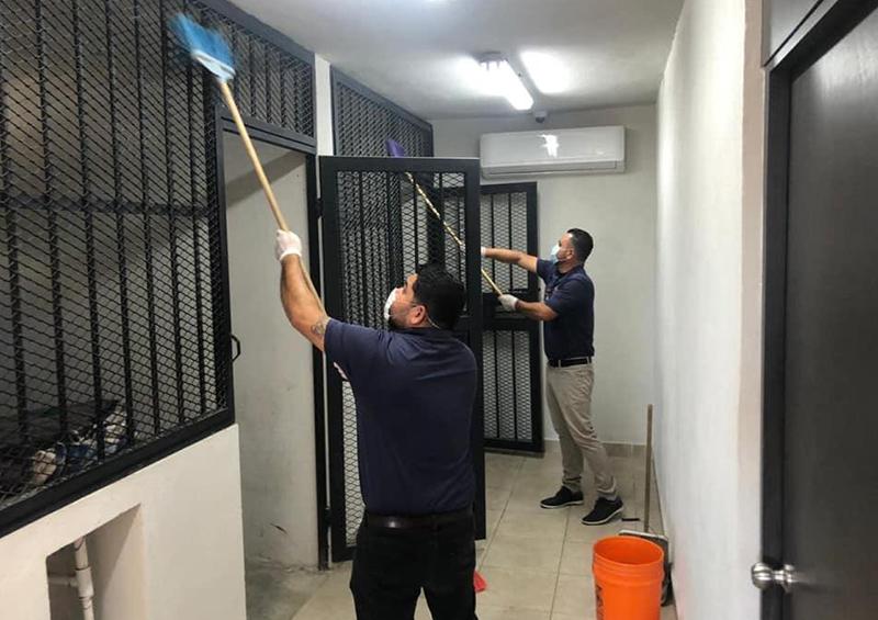 hhnmcnf Refuerza Seguridad Pública limpiezas en celdas municipales por COVID-19