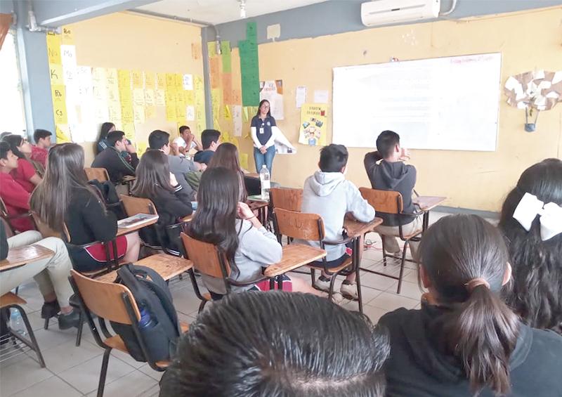 Establece Policía de Los Cabos comunicación directa con escuelas: Zamorano Martínez Establece Policía de Los Cabos comunicación directa con escuelas: Zamorano Martínez