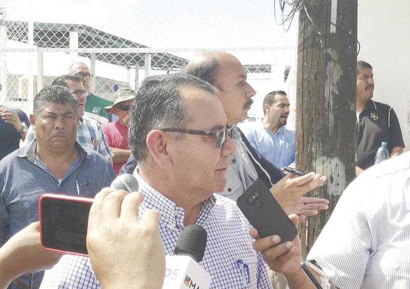 Por presión del sindicato renuncia director general de Oomsapas La Paz Por presión del sindicato renuncia director general de Oomsapas La Paz