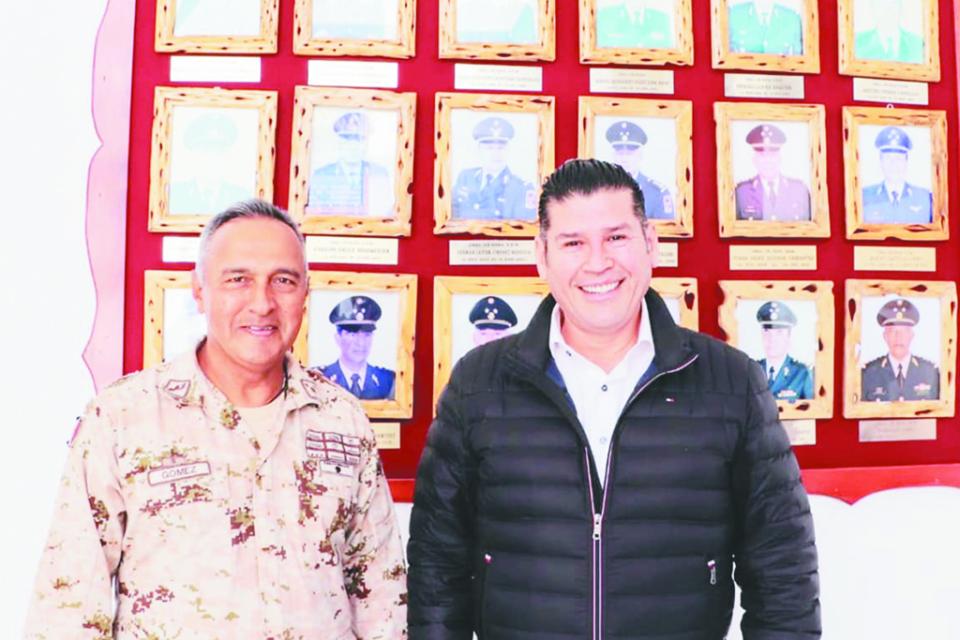 Se reúne Secretario General de Gobierno con Jefe de 40/a Zona Militar en Guerrero Negro Se reúne Secretario General de Gobierno con Jefe de 40/a Zona Militar en Guerrero Negro