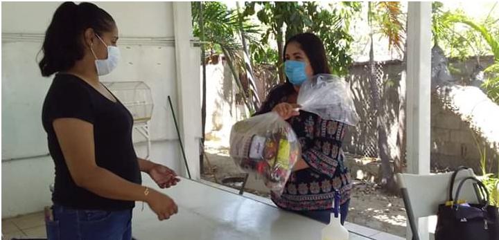 Seguirán la entrega de despensas a personas más vulnerables en el municipio Seguirán la entrega de despensas a personas más vulnerables en el municipio