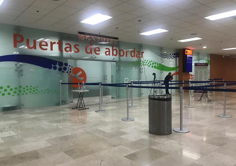 aeropuerto Visitantes dejan Los Cabos ante contingencia sanitaria