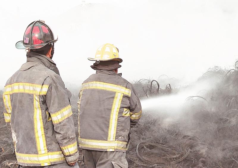 Casi sofocado en su totalidad incendio en el basurero Casi sofocado en su totalidad incendio en el basurero