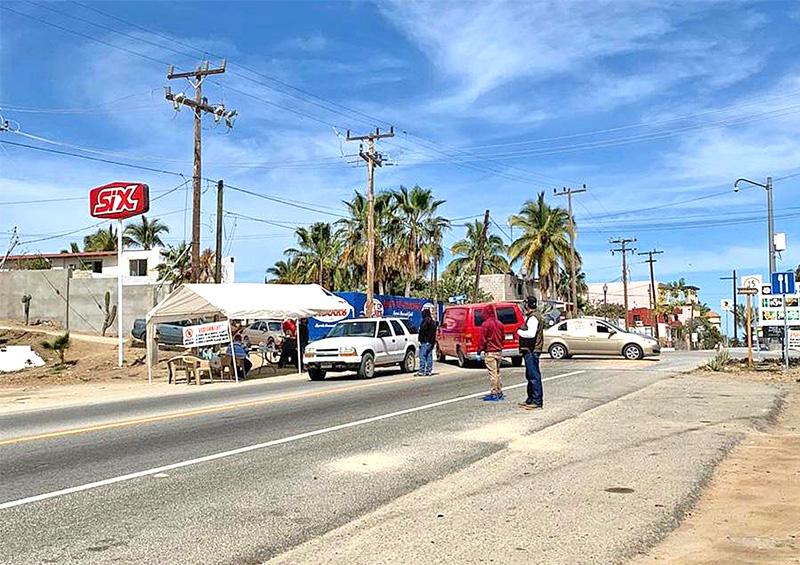 Por segundo día consecutivo instalan filtros en accesos a Todos Santos Por segundo día consecutivo instalan filtros en accesos a Todos Santos