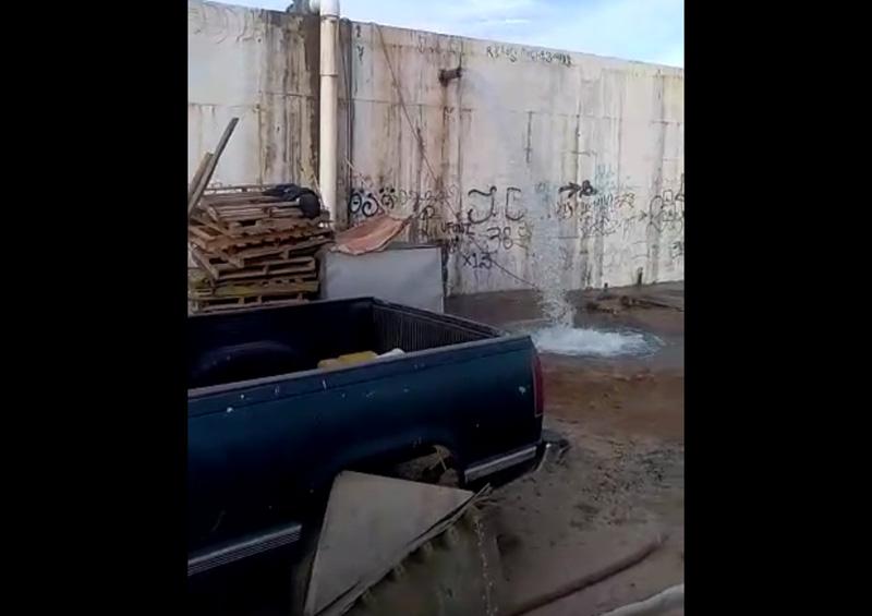 GHJHK Habitantes que viven en medio de la pobreza extrema claman por agua potable