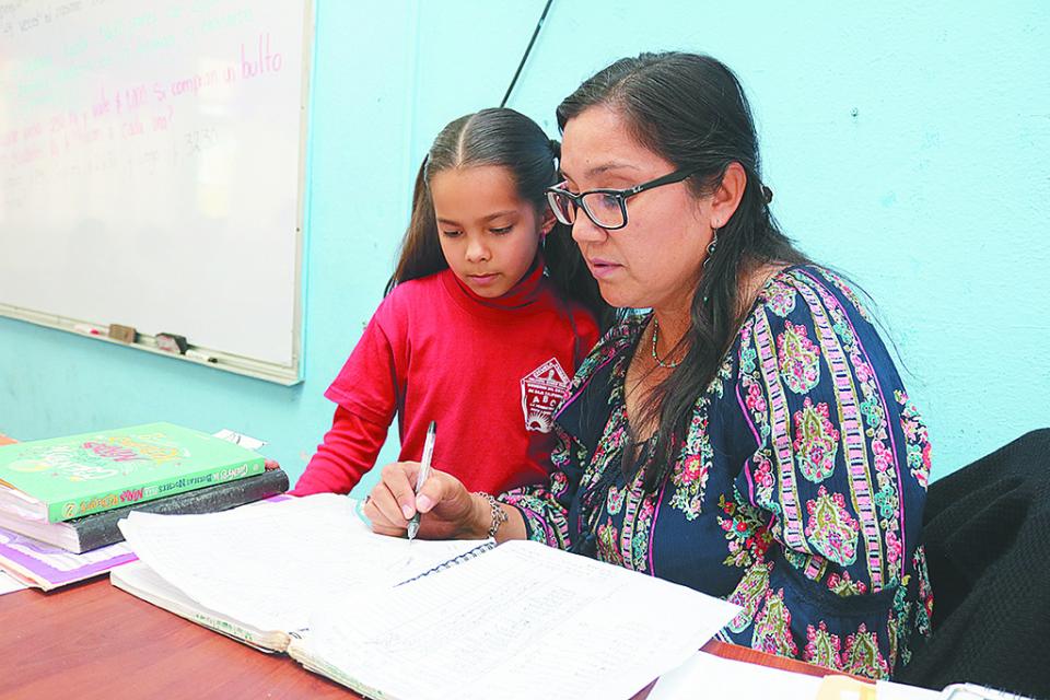 Retribuirán estímulos económicos a docentes por 30 y 40 años de servicio: SEP Retribuirán estímulos económicos a docentes por 30 y 40 años de servicio: SEP