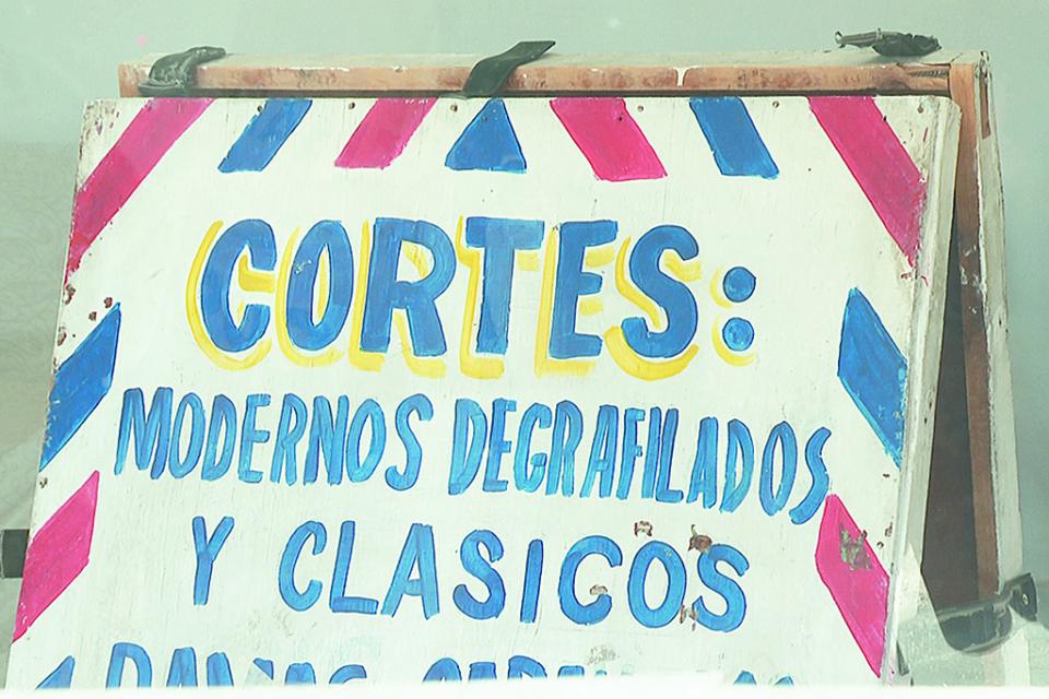 Estilistas implementan servicio a través de videollamadas Estilistas implementan servicio a través de videollamadas
