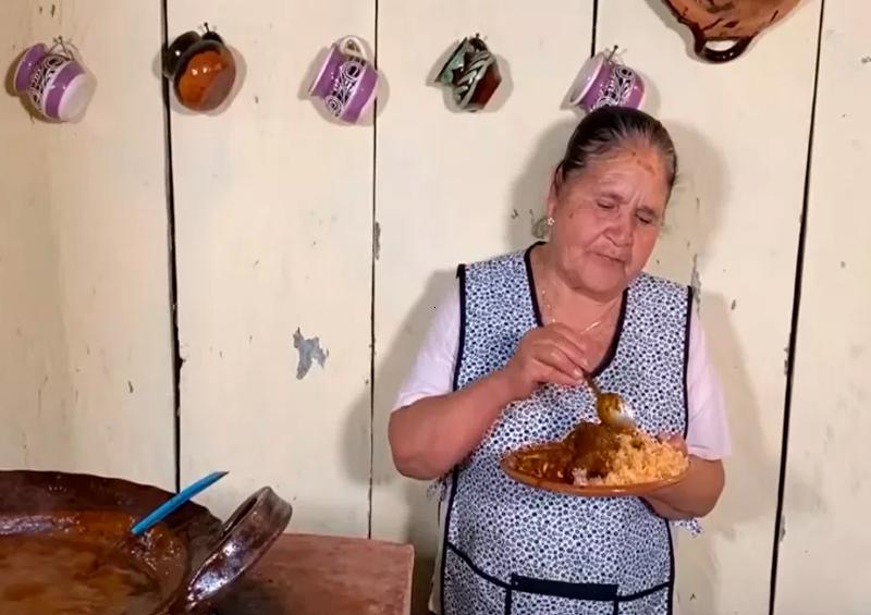 Doña Ángela Doña Ángela una de las 100 mujeres más poderosas del país: Forbes