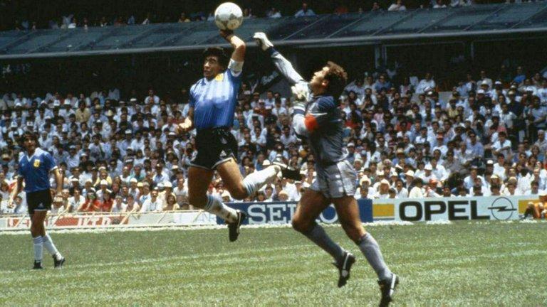 Diego Maradona "El gol del siglo" y "La mano de Dios" a 34 años