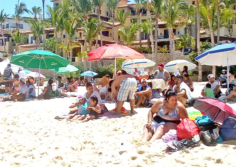 Preocupa a sector empresarial alta concentración de gente en playas Preocupa a sector empresarial alta concentración de gente en playas