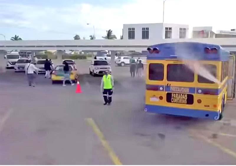Ayuntamiento de La Paz lanza campaña de desinfección de unidades de transporte urbano Ayuntamiento de La Paz lanza campaña de desinfección de unidades de transporte urbano