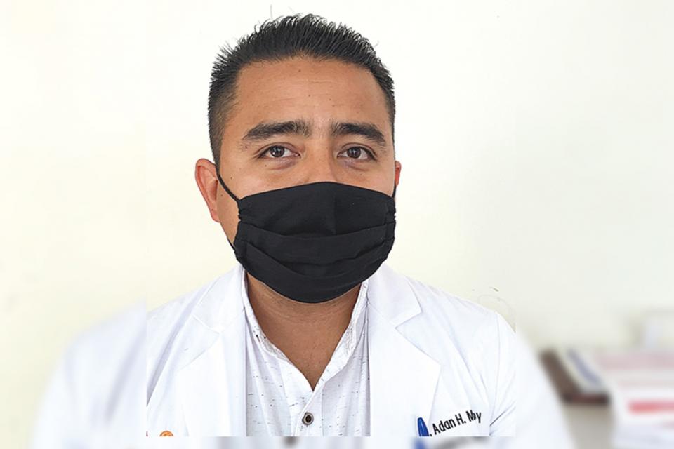 Entregados más de 500 apoyos en materia de salud: Adán Monroy Entregados más de 500 apoyos en materia de salud: Adán Monroy