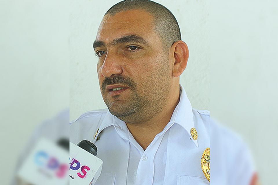 “Mi mayor reto es enseñarle lo mejor de mí a mi hija” Federico Pineda “Mi mayor reto es enseñarle lo mejor de mí a mi hija” Federico Pineda