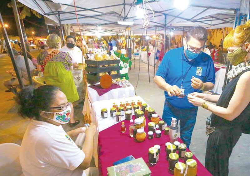 Martes de Orígenes de Los Cabos y Jardín de Arte en Plaza Mijares Martes de Orígenes de Los Cabos y Jardín de Arte en Plaza Mijares