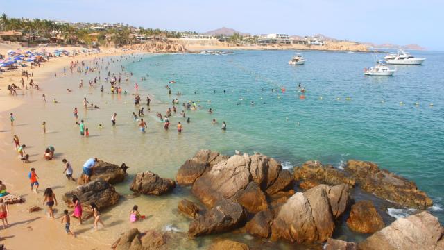 Playa El Médano lució abarrotada este viernes santo Playas en Semana Santa