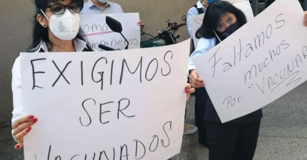 Médicos exigen ser vacunados