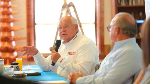 09-Víctor-Castro Diálogo será vínculo permanente con empresarios