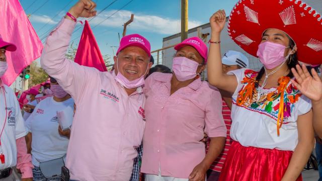 Sigue la onda rosa inundando las calles de Los Cabos Candidato a la alcaldía de Los Cabos