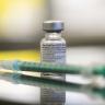 Mujer italiana recibe sobredosis de vacuna Pfizer-BioNTech Vacuna contra covid-19 Pfizer