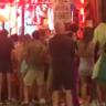 04-Antro Persona se atiborran afuera de los Centros Nocturnos