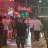 Personas abarrotadas a las afueras de centros nocturnos de CSL Aglomeraciones en centros nocturnos de CSL