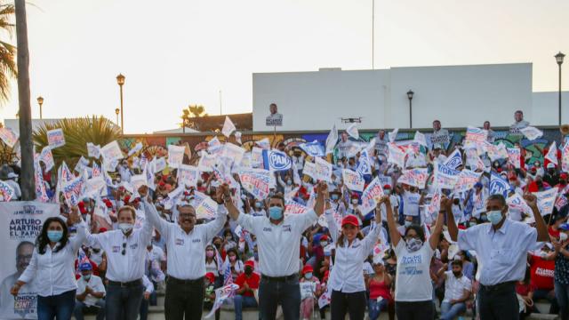 Cierran Ricardo Barroso y “Papule” el sexto distrito: “reactivaremos delegaciones y subdelegaciones” Candidato a la alcaldía de La Paz y candidato a diputado local